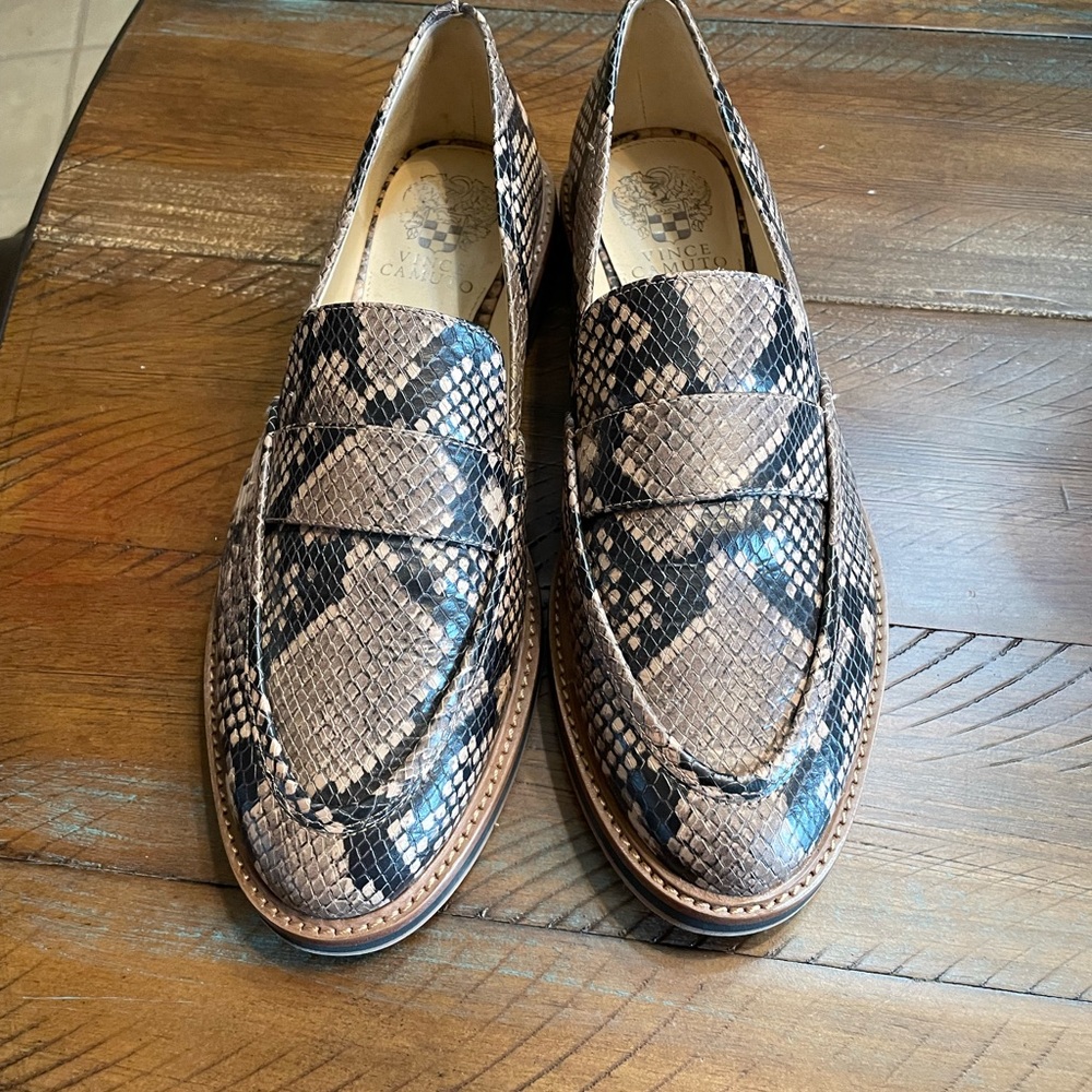 Vince Camuto loafer - Picture 2 of 9